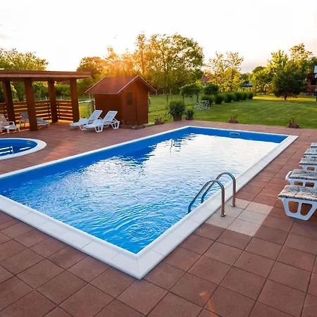 בית נופש Tennis *